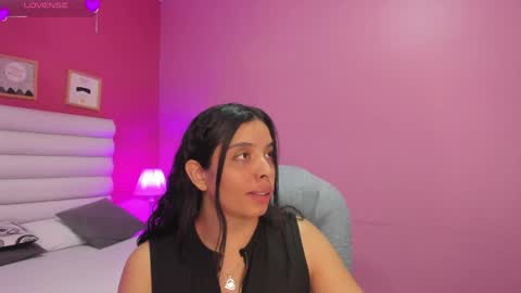 Snapshot of violet_sinclair chatting on 30, 4, 2026 violet_sinclair online show from 30, 4, 2026