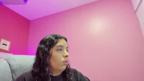 Snapshot of violet_sinclair chatting on 12, 5, 2026 violet_sinclair online show from 12, 5, 2026