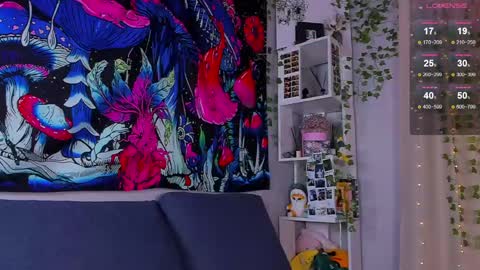 Snapshot of violet_walker7 chatting on 17, 5, 2026 Violet online show from 17, 5, 2026