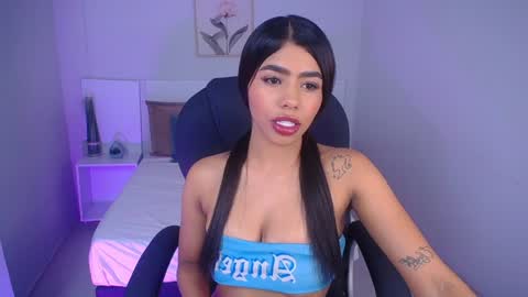 Snapshot of violeta_leon chatting on 12, 12, 2024 Violeta leon online show from 12, 12, 2024