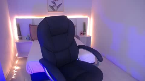 Snapshot of violeta_leon chatting on 19, 12, 2024 Violeta leon online show from 19, 12, 2024