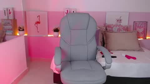 Snapshot of violeta_leon chatting on 22, 2, 2025 Violeta leon online show from 22, 2, 2025