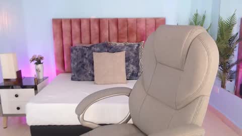 Snapshot of violeta_leon chatting on 3, 3, 2026 Violeta leon online show from 3, 3, 2026