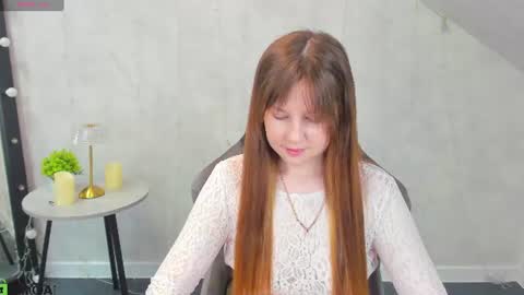Snapshot of violeta_paul chatting on 17, 6, 2026 Violeta online show from 17, 6, 2026
