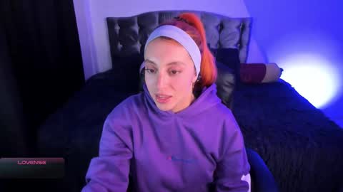 Snapshot of violetaarey chatting on 21, 2, 2026 Violeta Help me reach 150 thumbs up online show from 21, 2, 2026