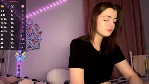 Snapshot of violetamelia chatting on 5, 4, 2026 Eva online show from 5, 4, 2026