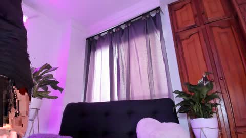 Snapshot of violetarainn chatting on 2, 5, 2026 Violeta online show from 2, 5, 2026
