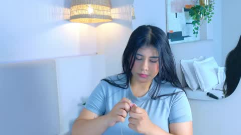 Snapshot of violetbloomm chatting on 29, 4, 2026 Violet online show from 29, 4, 2026