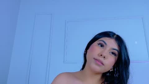 Snapshot of violetbloomm chatting on 12, 7, 2026 Violet online show from 12, 7, 2026