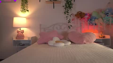 Snapshot of violeth___ chatting on 12, 5, 2026 violeth___ online show from 12, 5, 2026