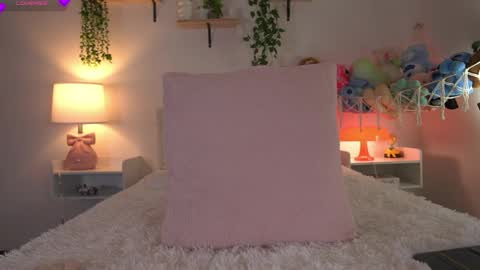 Snapshot of violeth___ chatting on 18, 5, 2026 violeth___ online show from 18, 5, 2026