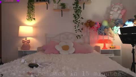Snapshot of violeth___ chatting on 22, 5, 2026 violeth___ online show from 22, 5, 2026