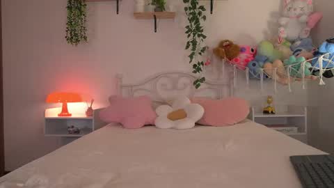 Snapshot of violeth___ chatting on 27, 5, 2026 violeth___ online show from 27, 5, 2026