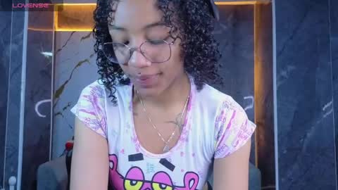Snapshot of violeth_b chatting on 25, 5, 2026 violeth_b online show from 25, 5, 2026