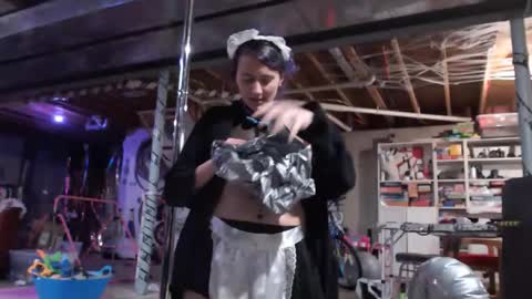 Violet Hooper online show from 15, 5, 2026