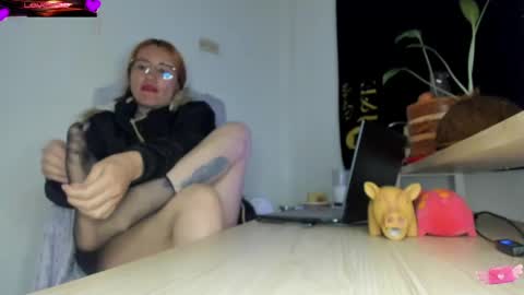 Snapshot of violetparkker chatting on 21, 4, 2026 violetparkker online show from 21, 4, 2026