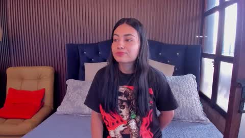 Violet Rousse online show from 12, 11, 2025