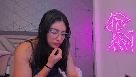 Violet Rousse online show from 20, 4, 2026