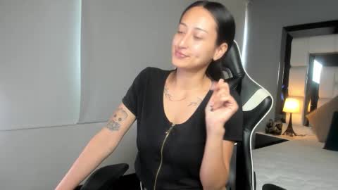 violetskinny online show from 5, 12, 2025