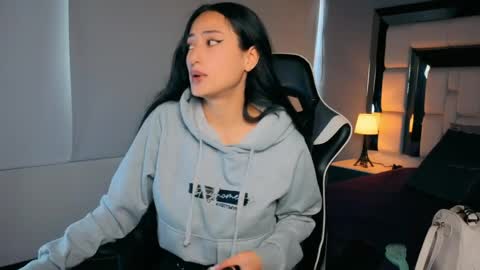 violetskinny online show from 12, 4, 2026