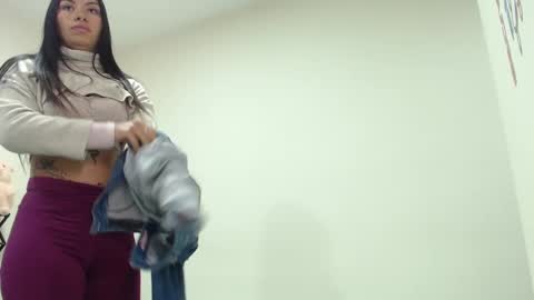 Snapshot of violett_flowers chatting on 4, 2, 2025 violeta  online show from 4, 2, 2025