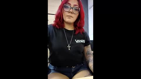 Snapshot of violett_sykes chatting on 3, 5, 2026 violett_sykes online show from 3, 5, 2026