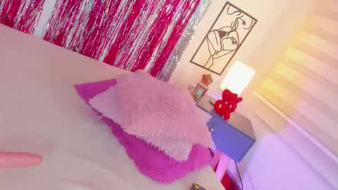 Snapshot of violetta_ficher chatting on 15, 2, 2026 Violetta Ficher online show from 15, 2, 2026