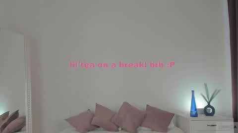 violetta_finch online show from 3, 2, 2025