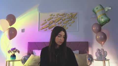 Snapshot of violetta_finch chatting on 19, 6, 2026 violetta_finch online show from 19, 6, 2026