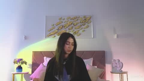 Snapshot of violetta_finch chatting on 15, 7, 2026 violetta_finch online show from 15, 7, 2026