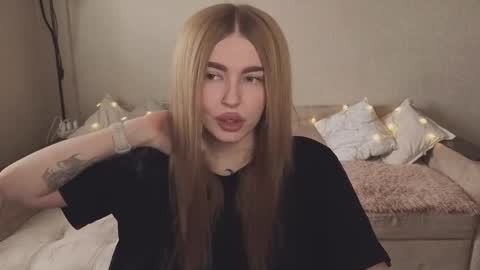 ViolettaOtis online show from 17, 9, 2025