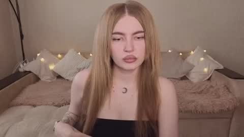 ViolettaOtis online show from 27, 5, 2026