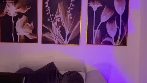 Violett Castel online show from 3, 3, 2026