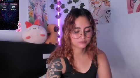 Snapshot of violetteramirez01 chatting on 14, 1, 2025 Violette  online show from 14, 1, 2025