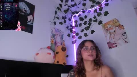 Snapshot of violetteramirez01 chatting on 24, 1, 2025 Violette  online show from 24, 1, 2025
