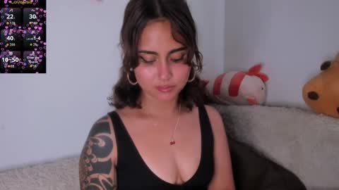 Snapshot of violetteramirez01 chatting on 8, 9, 2025 Violette  online show from 8, 9, 2025