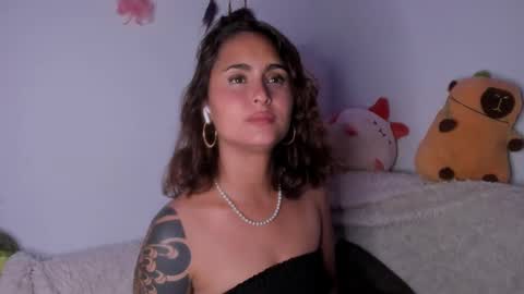 Snapshot of violetteramirez01 chatting on 24, 9, 2025 Violette  online show from 24, 9, 2025