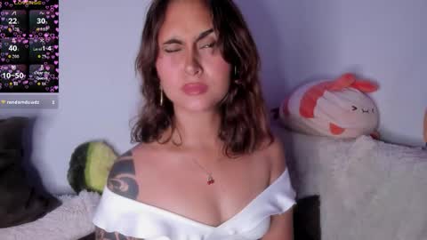 Snapshot of violetteramirez01 chatting on 10, 10, 2025 Violette  online show from 10, 10, 2025