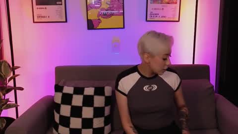 Violet online show from 25, 2, 2026