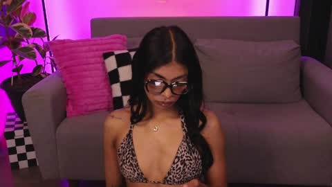 Violet online show from 12, 4, 2026