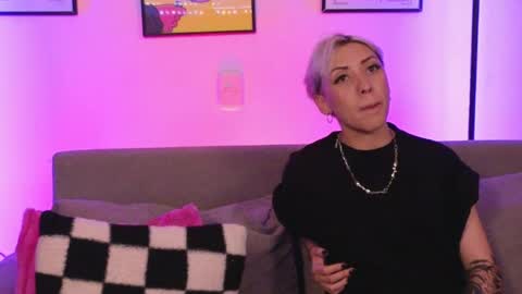 Violet online show from 14, 4, 2026