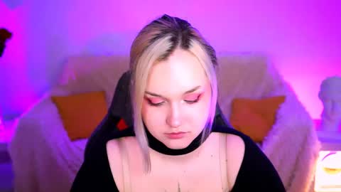 Snapshot of violettwoods chatting on 26, 5, 2026 Violett online show from 26, 5, 2026