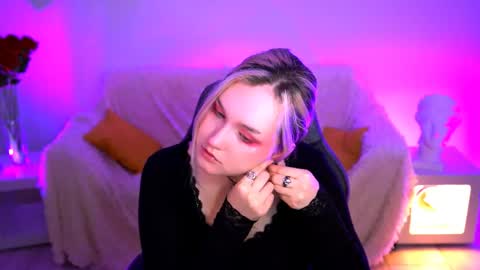 Snapshot of violettwoods chatting on 1, 6, 2026 Violett online show from 1, 6, 2026