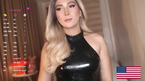 Snapshot of violetversacexx chatting on 5, 3, 2026 Best Of Both Worlds online show from 5, 3, 2026