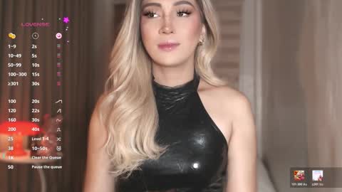 Snapshot of violetversacexx chatting on 7, 3, 2026 Best Of Both Worlds online show from 7, 3, 2026