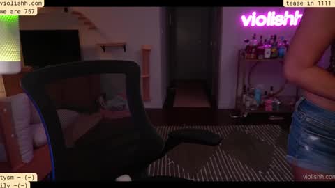 follow me on twitter violishh and ig violishh  online show from 13, 9, 2025