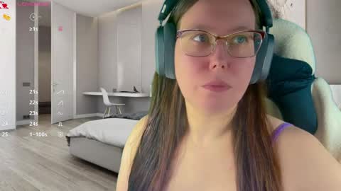 Snapshot of visecret chatting on 2, 5, 2026 Victoria Romans online show from 2, 5, 2026