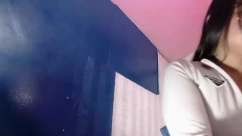 Snapshot of vitoria23_ chatting on 10, 6, 2026 victoria 3 online show from 10, 6, 2026