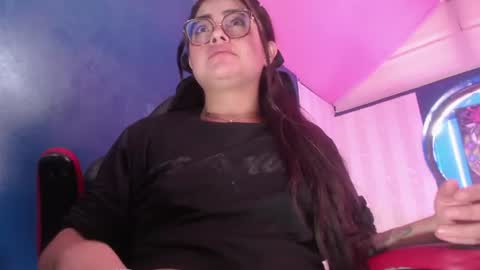 Snapshot of vitoria23_ chatting on 25, 6, 2026 victoria 3 online show from 25, 6, 2026