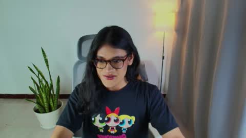 VittaaaPlease help me with your thumbs up its important  online show from 13, 11, 2025